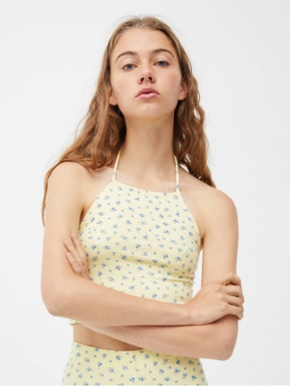 🍋 Pull&Bear Ribbed Cropped Halter Top
